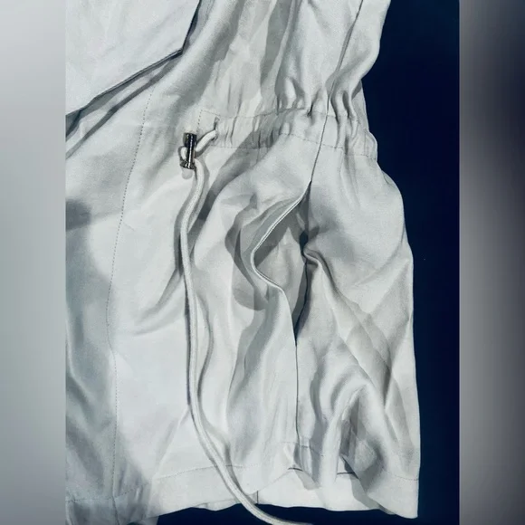 Beige Lightweight Cinch Waist Adjustable Sleeves Trench style top with pockets M - Picture 5 of 7